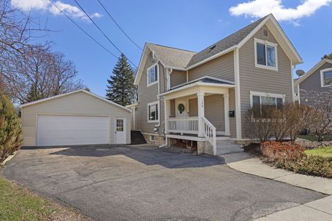 Photo of 140 Randolph St, Burlington, WI 53105 (MLS # 1955587)