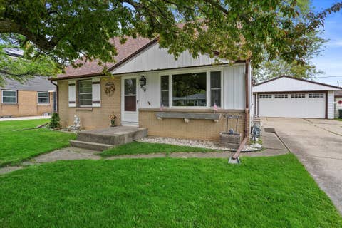 Photo of 804 Clark Ave, South Milwaukee, WI 53172 (MLS # 1918849)