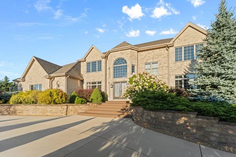 Photo of 7444 S Stone Hedge Dr, Franklin, WI 53132 (MLS # 1933313)