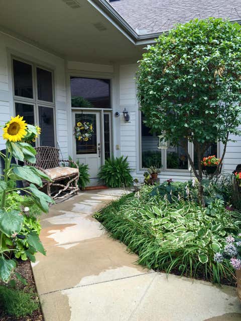 Photo of 7513 W Tuckaway Pines Cir, Franklin, WI 53132 (MLS # 1971797)