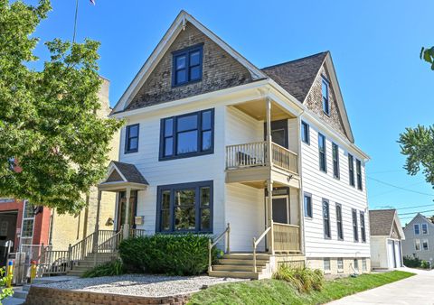 Photo of 2044 N Palmer St, Milwaukee, WI 53212 (MLS # 1932227)