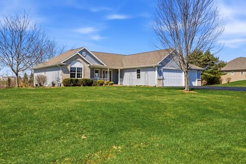 Photo of N207 Huberbrooks Dr, Emmet, WI 53098 (MLS # 1957342)
