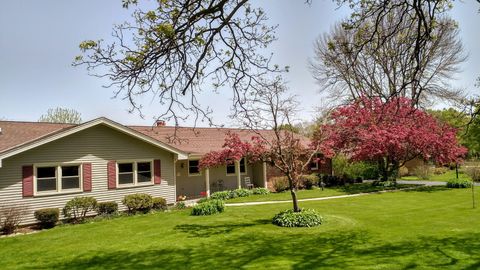 Photo of 4394 S Pin Oak Ln W, Waukesha, WI 53189 (MLS # 1955510)