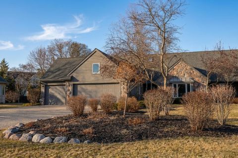Photo of 2618 W Lake Park Ct, Mequon, WI 53092 (MLS # 1954090)
