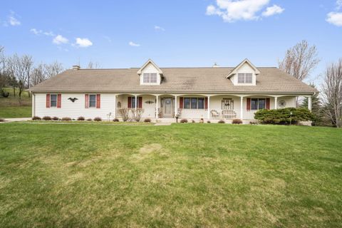 Photo of 7475 Country View Ln, West Bend, WI 53090 (MLS # 1958683)