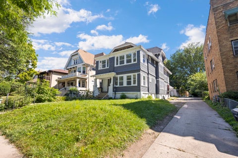 Photo of 4266 W Highland Blvd, Milwaukee, WI 53208 (MLS # 1979822)