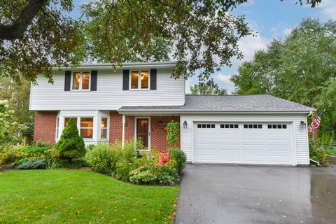 Photo of N64W30881 Cindy Ct, Merton, WI 53029 (MLS # 1979293)