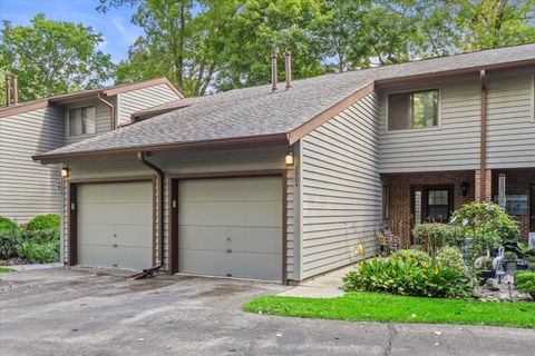 Photo of 2904 Old Mill Dr, Racine, WI 53405 (MLS # 1939765)