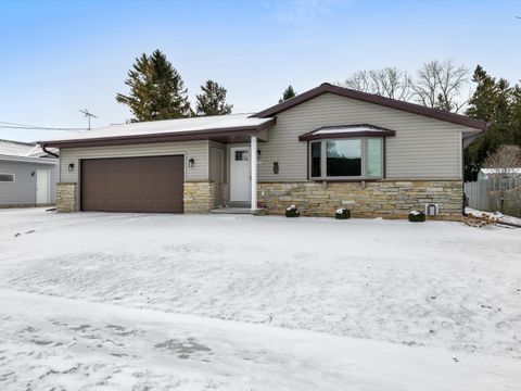 Photo of 1209 E Thomas St, Manitowoc, WI 54220 (MLS # 1948286)