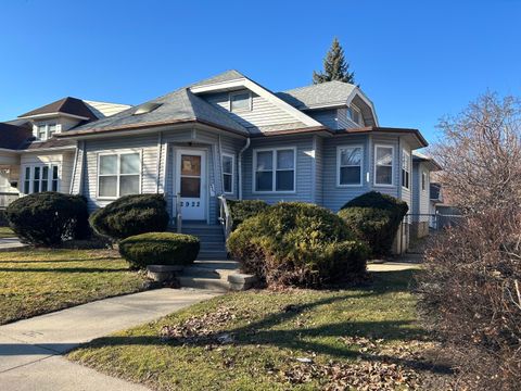 Photo of 2922 W Mitchell St, Milwaukee, WI 53215 (MLS # 1953808)