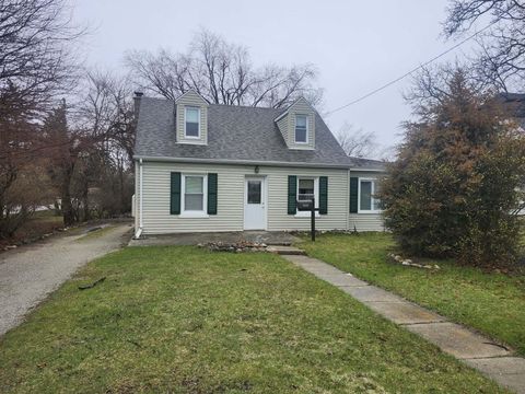 Photo of 1606 Main St, Union Grove, WI 53182 (MLS # 1956272)