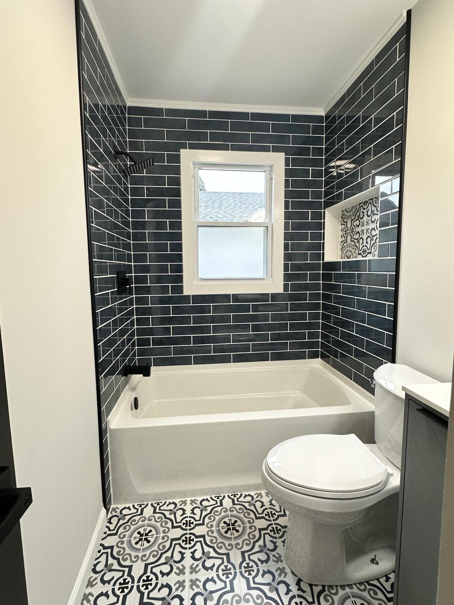 Mount Pleasant, Wisconsin 53403, United States, 4 Bedrooms Bedrooms, ,2 BathroomsBathrooms,Residential,Pending,203580