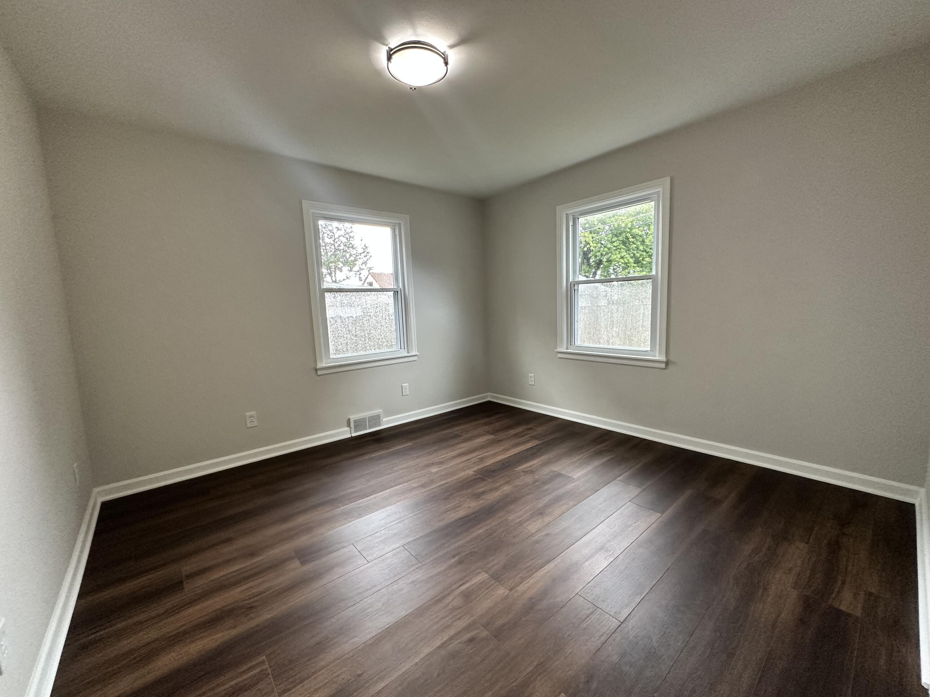 Mount Pleasant, Wisconsin 53403, United States, 4 Bedrooms Bedrooms, ,2 BathroomsBathrooms,Residential,Pending,203580