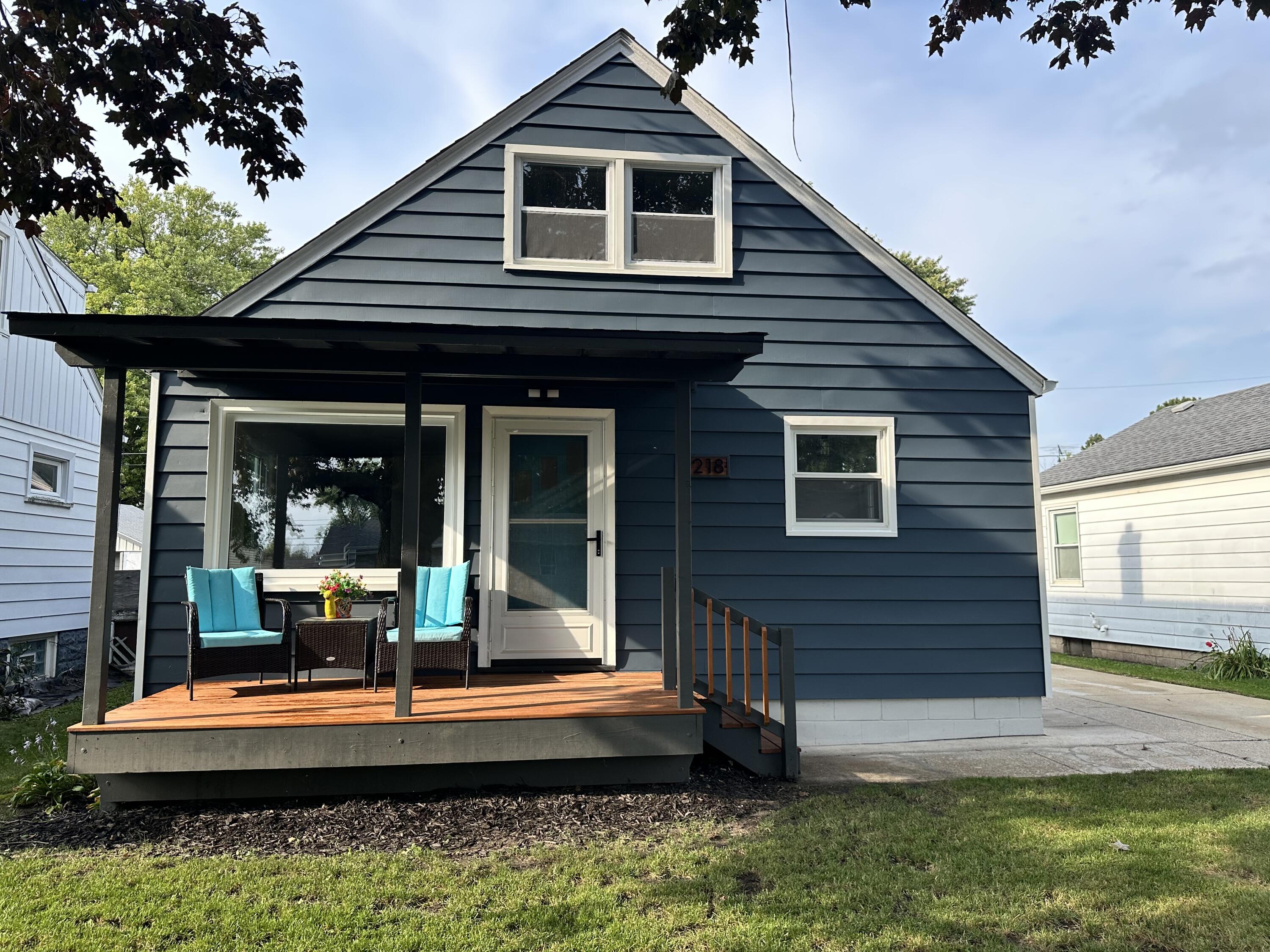 Mount Pleasant, Wisconsin 53403, United States, 4 Bedrooms Bedrooms, ,2 BathroomsBathrooms,Residential,Pending,203580