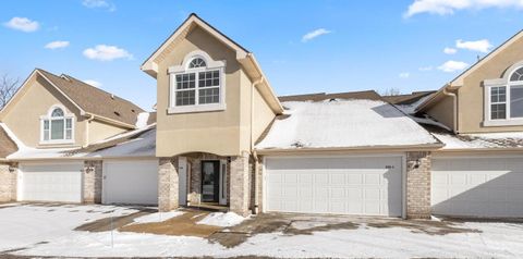 Photo of 9155 W Elm Ct, Franklin, WI 53132 (MLS # 1948080)