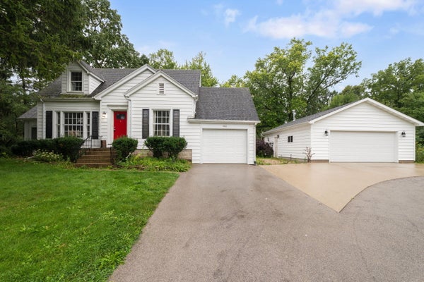 4821 W ELMDALE RD, MEQUON, WI 53092 - Image db01c51334e7af2e0d4a46edb642d7ea/2667869633