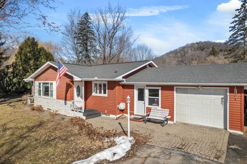 Photo of W394 Bluff Siding Rd, Fountain City, WI 54629 (MLS # 1954647)