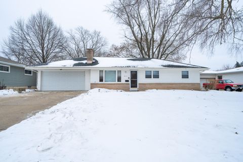 Photo of 813 N Moreland Blvd, Waukesha, WI 53188 (MLS # 1949441)