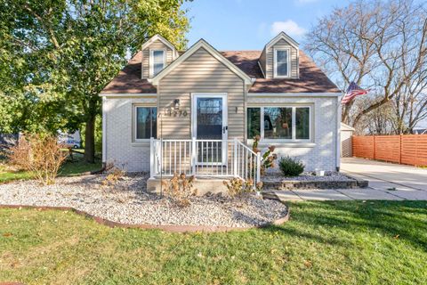 Photo of 1270 Alfred St, Brookfield, WI 53005 (MLS # 1942800)