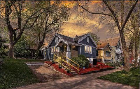 Photo of 1812 E Thomas Ave, Milwaukee, WI 53211 (MLS # 1929825)