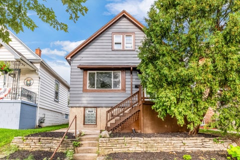Photo of 2825 S 9th St, Milwaukee, WI 53215 (MLS # 1979832)