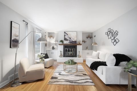 Photo of 172 N 92nd St, Milwaukee, WI 53226 (MLS # 1952818)