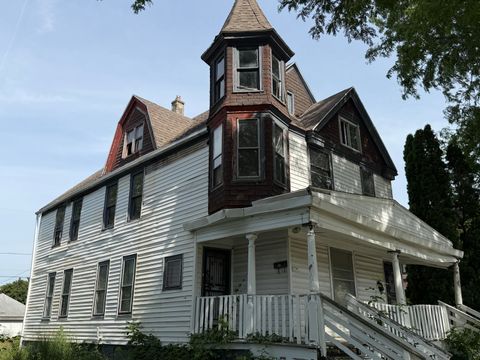 Photo of 2727 N 24th Pl, Milwaukee, WI 53206 (MLS # 1969646)