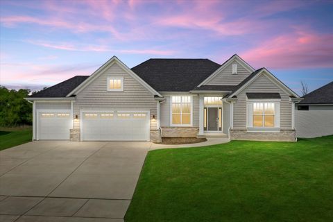 Photo of 1279 E Hickory Creek Ct, Oak Creek, WI 53154 (MLS # 1920402)