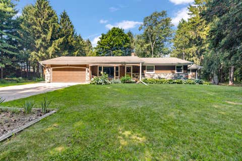 Photo of 6775 Glacier Dr, Barton, WI 53090 (MLS # 1972377)