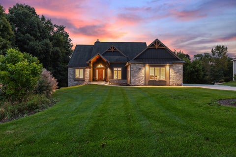 Photo of 18425 Patti Ln, Brookfield, WI 53045 (MLS # 1981641)