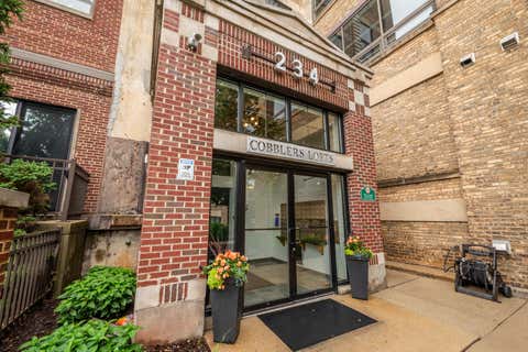Photo of 234 E Reservoir Ave, Milwaukee, WI 53212 (MLS # 1976985)