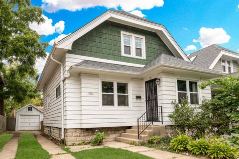 Photo of 3173 N Pierce St, Milwaukee, WI 53212 (MLS # 1935126)