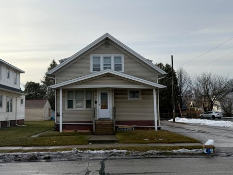 Photo of 1211 Union Ave, Sheboygan, WI 53081 (MLS # 1946699)