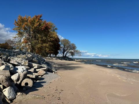 Photo of 7907 Irish Rd, Two Creeks, WI 54241 (MLS # 1971696)
