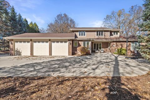 Photo of 8400 122nd St, Pleasant Prairie, WI 53158 (MLS # 1941788)