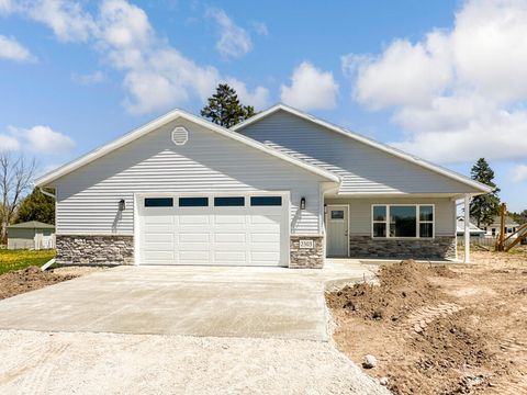 Photo of 2303 S 19th St, Manitowoc, WI 54220 (MLS # 1939523)