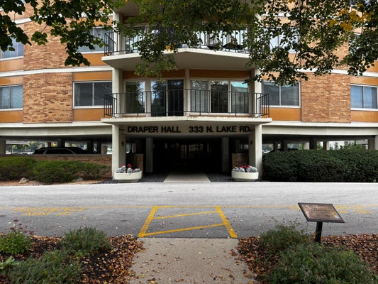 333 N LAKE RD, OCONOMOWOC, WI 53066 - Image dbc8595d09829a6b7f0b4a92fb1fa978/2666335232
