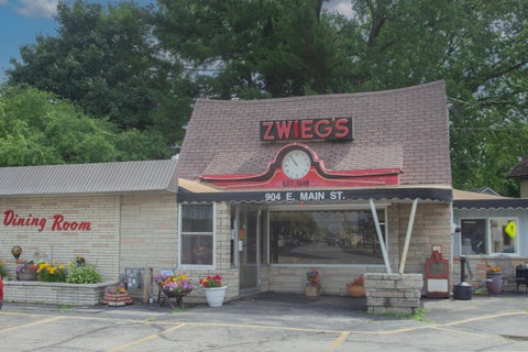 Photo of 904 E Main St, Watertown, WI 53094 (MLS # 1979959)