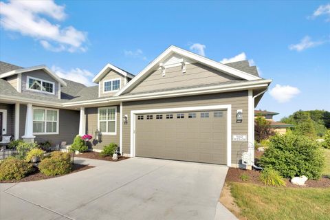 Photo of N62W21656 Augusta Pkwy, Menomonee Falls, WI 53051 (MLS # 1938772)