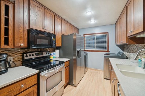 1663 S 100th St, West Allis, WI 53214 - #: 1943675