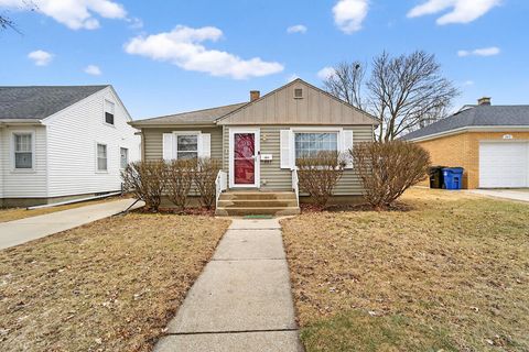 Photo of 2911 Webster St, Racine, WI 53403 (MLS # 1952414)