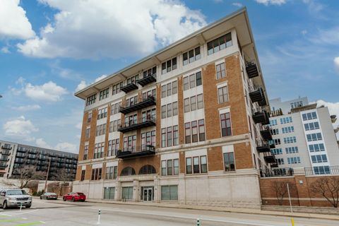 Photo of 1325 N Van Buren St, Milwaukee, WI 53202 (MLS # 1934079) Photo of 1325 N Van Buren St, Milwaukee, WI 53202 (MLS # 1934079)
