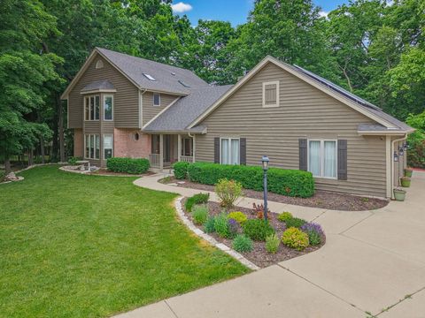 Photo of 3532 S 121st Ct, Greenfield, WI 53228 (MLS # 1966553)