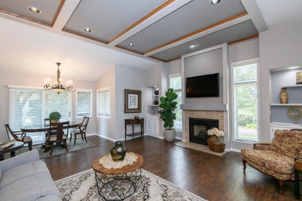 880 PILGRIM PKWY, ELM GROVE, WI 53122 - Image dc060f2cb89e018eea1f8bd726e7571f/1906435322