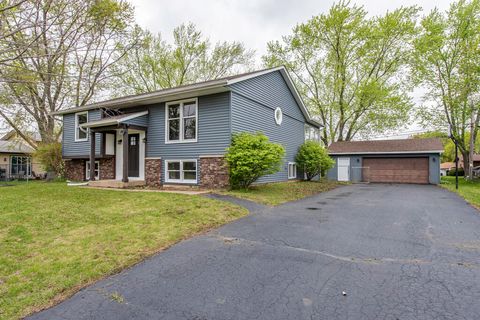 Photo of 1826 Willow Rd, Twin Lakes, WI 53181 (MLS # 1963165)