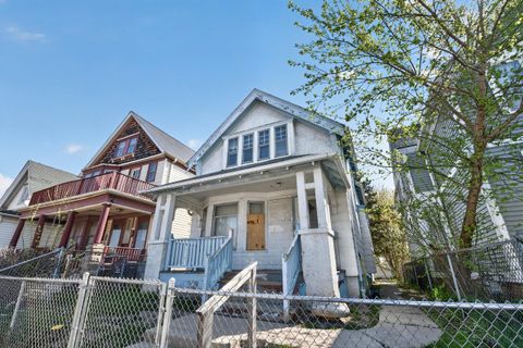 Photo of 2362 N Holton St, Milwaukee, WI 53212 (MLS # 1959237)