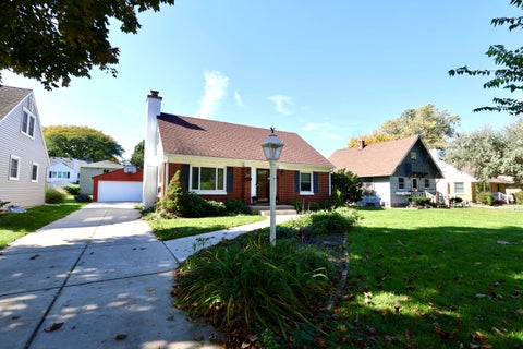 Photo of 605 N 103 St, Wauwatosa, WI 53226 (MLS # 1984801)