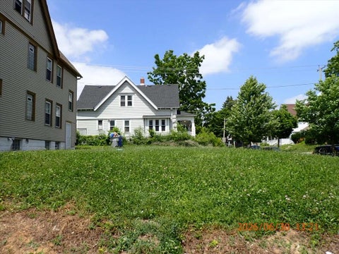 Photo of 1400 W BURLEIGH St, Milwaukee, WI 53206 (MLS # 1983422)