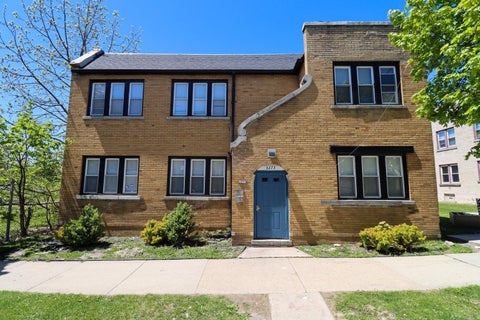 Photo of 3273 N 17th St, Milwaukee, WI 53206 (MLS # 1980134)