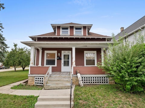 Photo of 1228 S 17th St, Sheboygan, WI 53081 (MLS # 1981071)